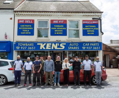 The team at Ken's autos