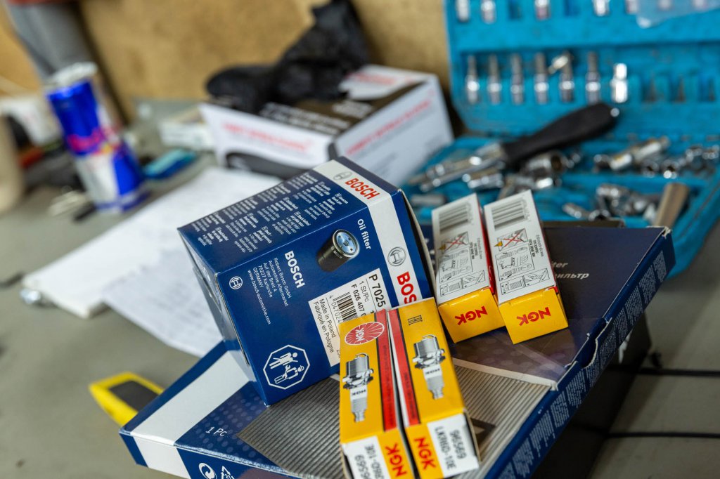 Car oil filter