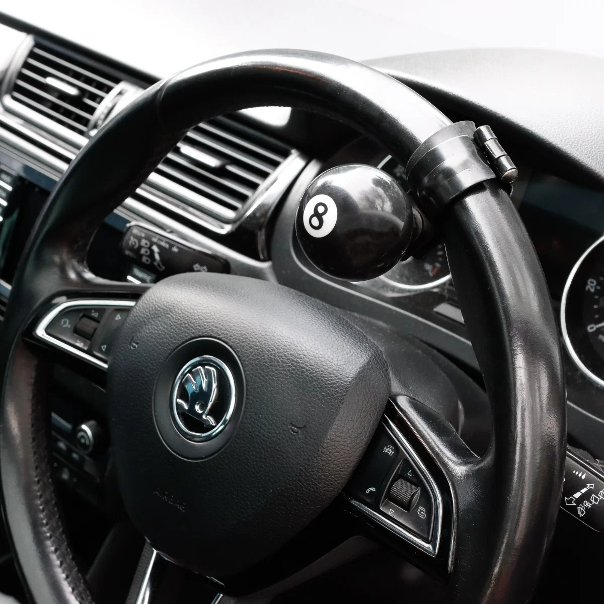 Streetwize 8 Ball Steering Wheel Easy Steer Car Van Caravan - Image 3