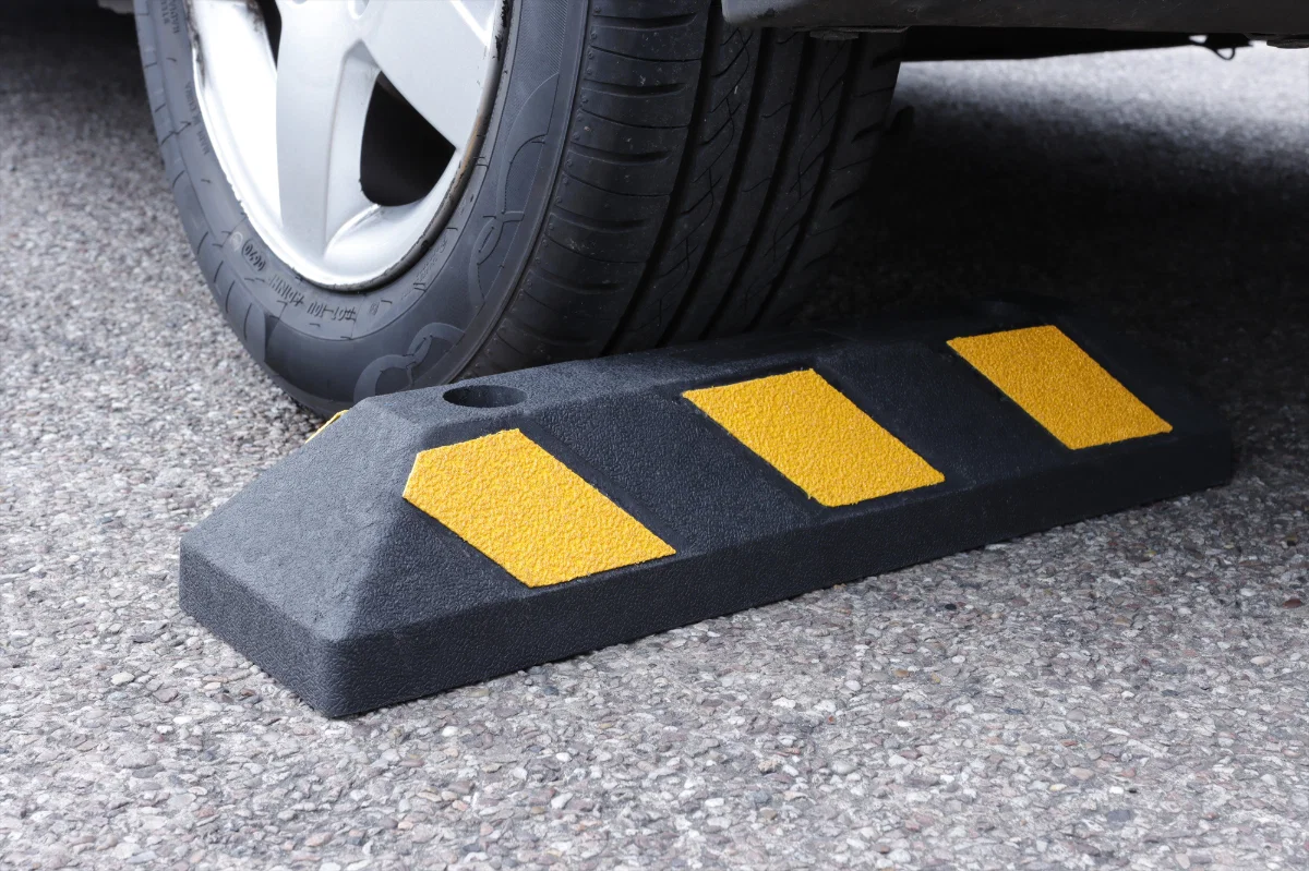 Streetwize Heavy Duty Wheel Stop Car Van Caravan Universal - Image 2